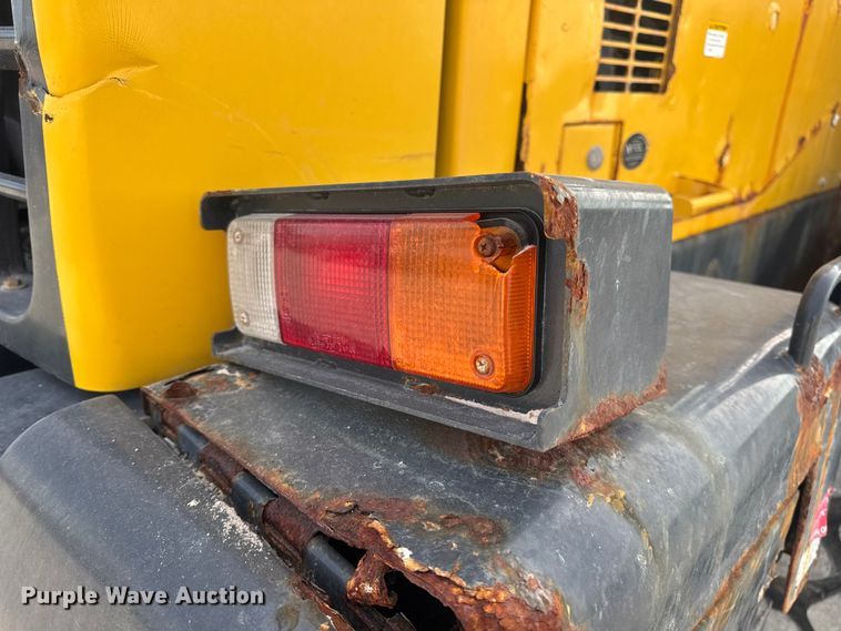 image for item DW6605 Komatsu WA200-8 wheel loader