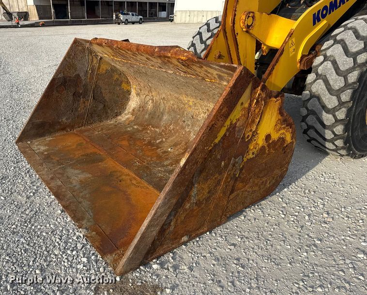 image for item DW6605 Komatsu WA200-8 wheel loader