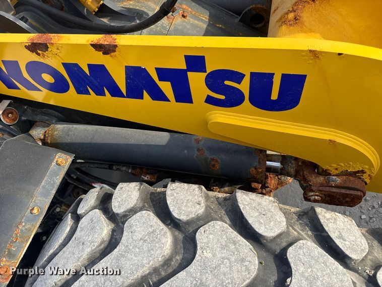 image for item DW6605 Komatsu WA200-8 wheel loader