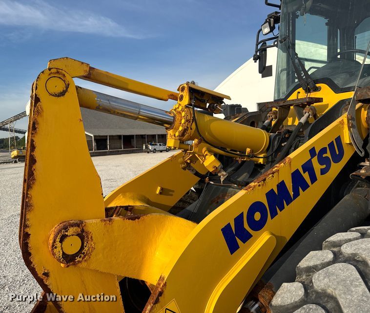 image for item DW6605 Komatsu WA200-8 wheel loader
