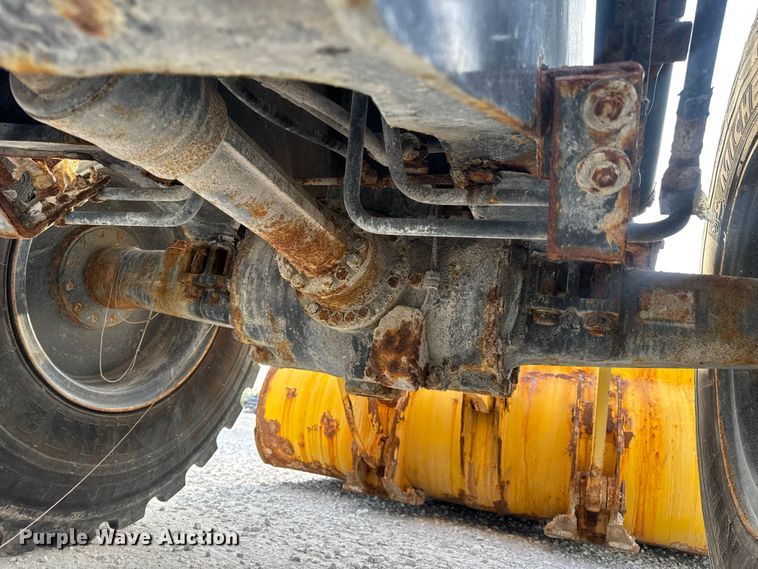 image for item DW6605 Komatsu WA200-8 wheel loader