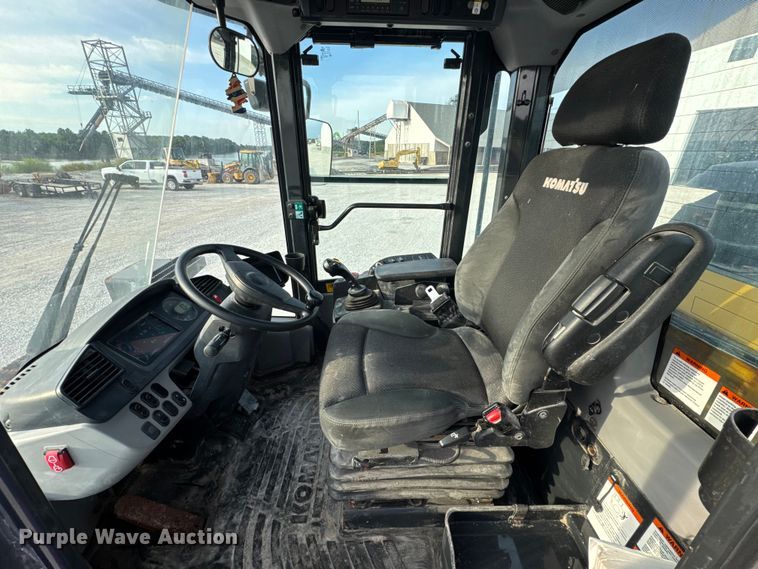 image for item DW6605 Komatsu WA200-8 wheel loader