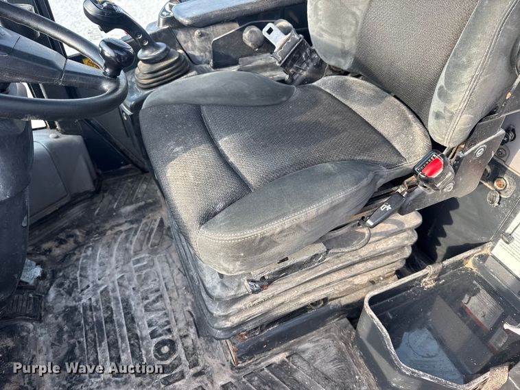 image for item DW6605 Komatsu WA200-8 wheel loader