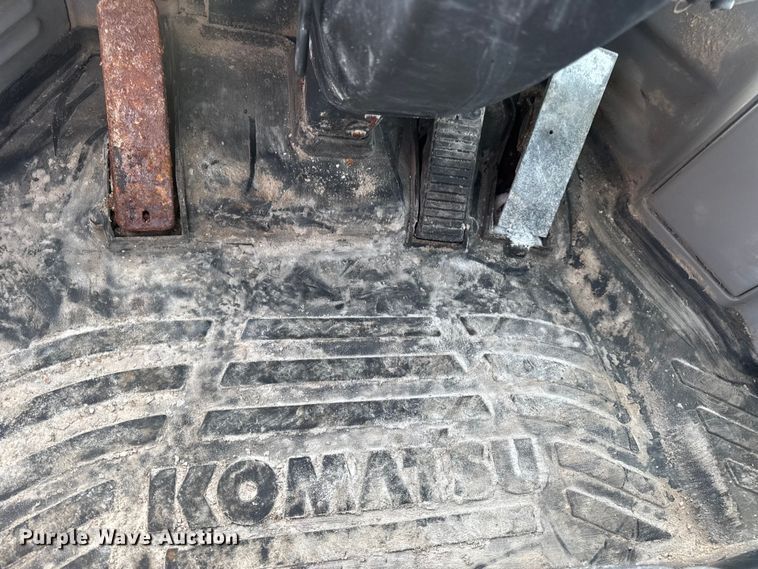 image for item DW6605 Komatsu WA200-8 wheel loader