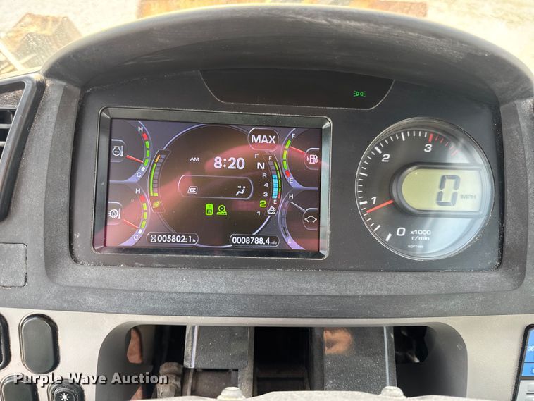 image for item DW6605 Komatsu WA200-8 wheel loader