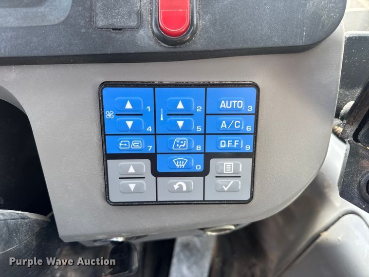 image for item DW6605 Komatsu WA200-8 wheel loader