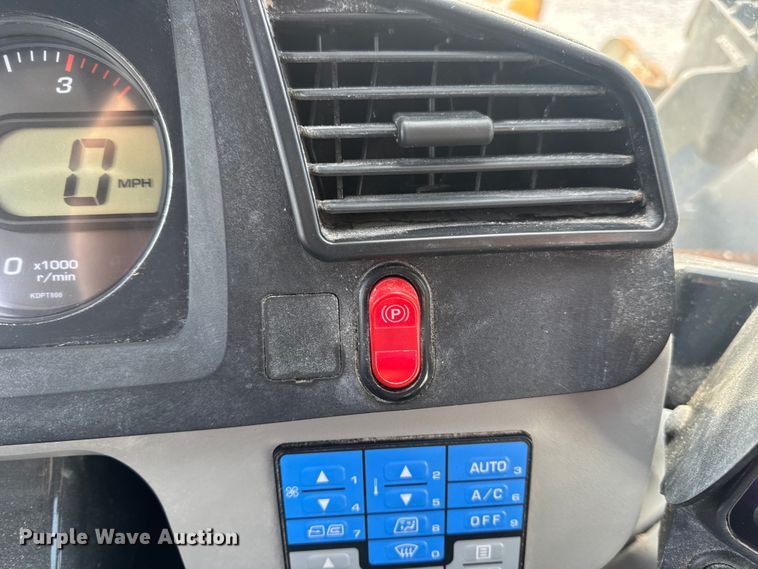 image for item DW6605 Komatsu WA200-8 wheel loader