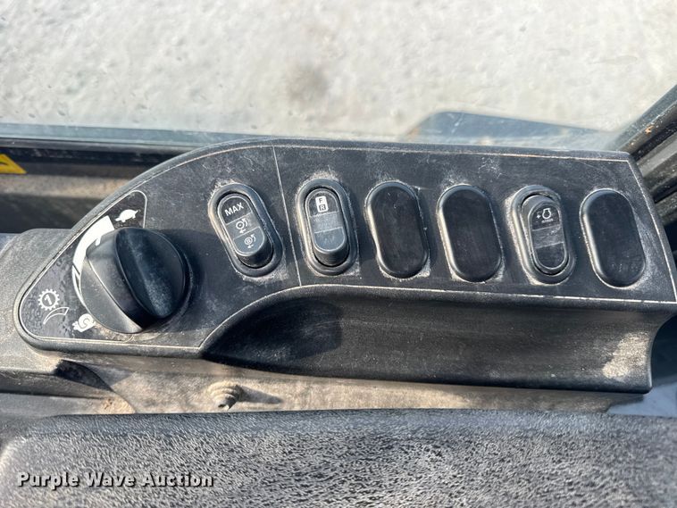 image for item DW6605 Komatsu WA200-8 wheel loader