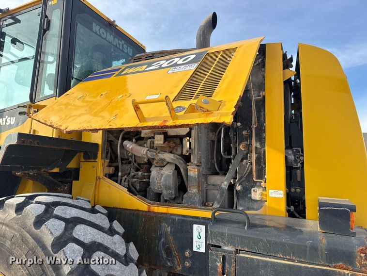 image for item DW6605 Komatsu WA200-8 wheel loader