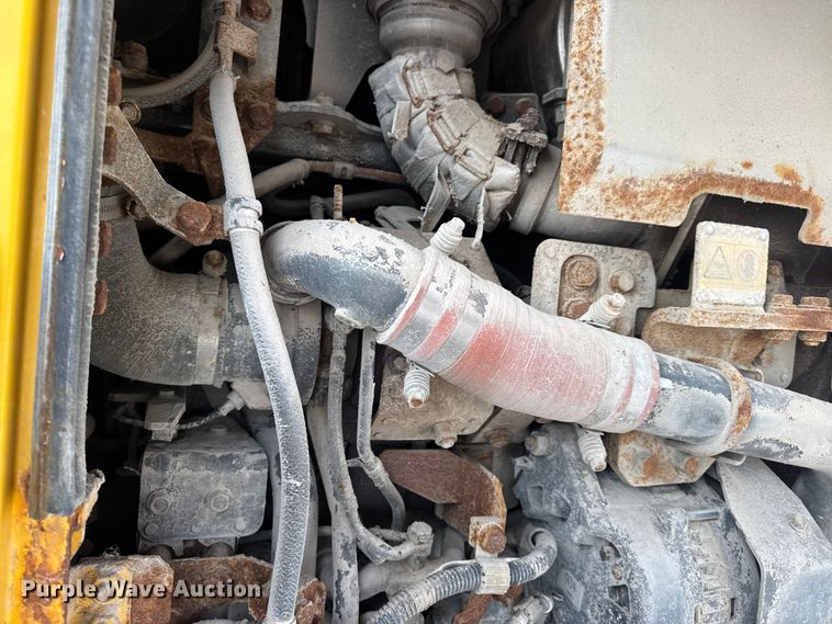 image for item DW6605 Komatsu WA200-8 wheel loader