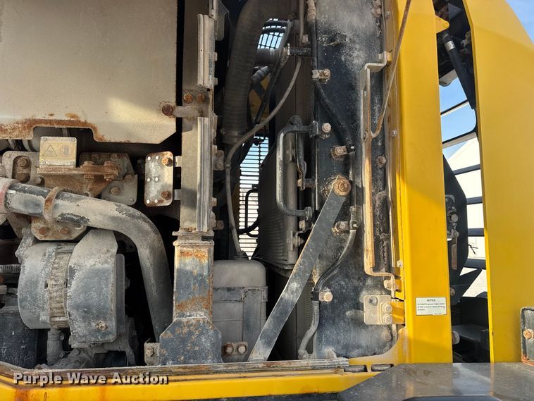 image for item DW6605 Komatsu WA200-8 wheel loader