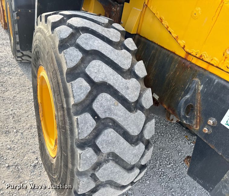 image for item DW6605 Komatsu WA200-8 wheel loader