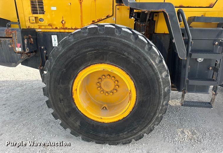image for item DW6605 Komatsu WA200-8 wheel loader