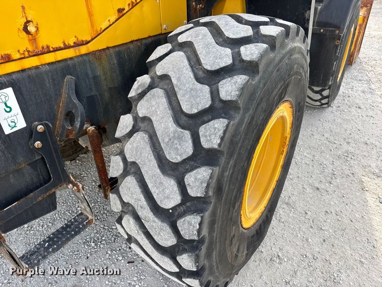 image for item DW6605 Komatsu WA200-8 wheel loader