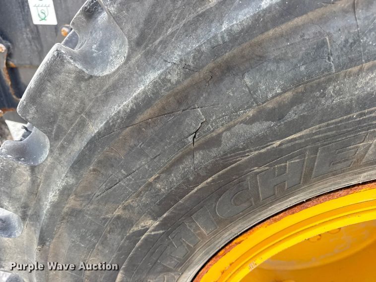 image for item DW6605 Komatsu WA200-8 wheel loader