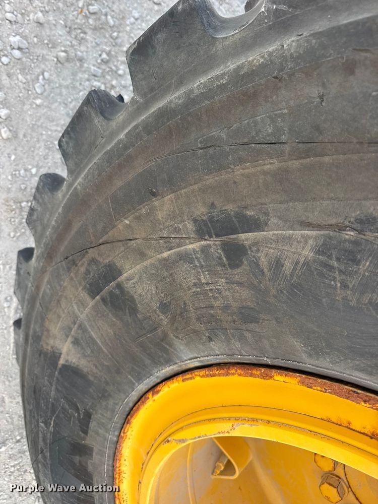 image for item DW6605 Komatsu WA200-8 wheel loader