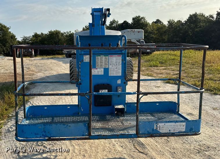image for item DW6607 2007 Genie Z-80/60 boom lift