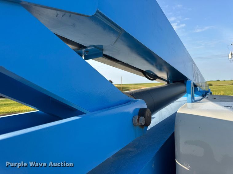 image for item DW6607 2007 Genie Z-80/60 boom lift