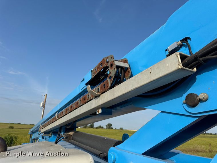 image for item DW6607 2007 Genie Z-80/60 boom lift