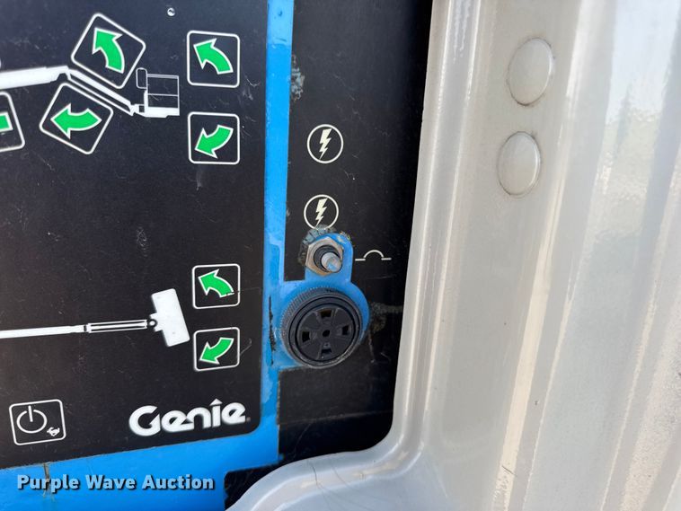 image for item DW6607 2007 Genie Z-80/60 boom lift