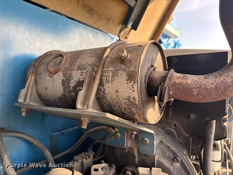 image for item DW6607 2007 Genie Z-80/60 boom lift