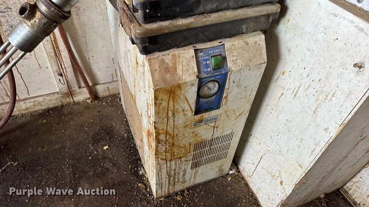 image for item DW6618 2014 Covered Wagon  CE7X16TA2 spray foam enclosed trailer