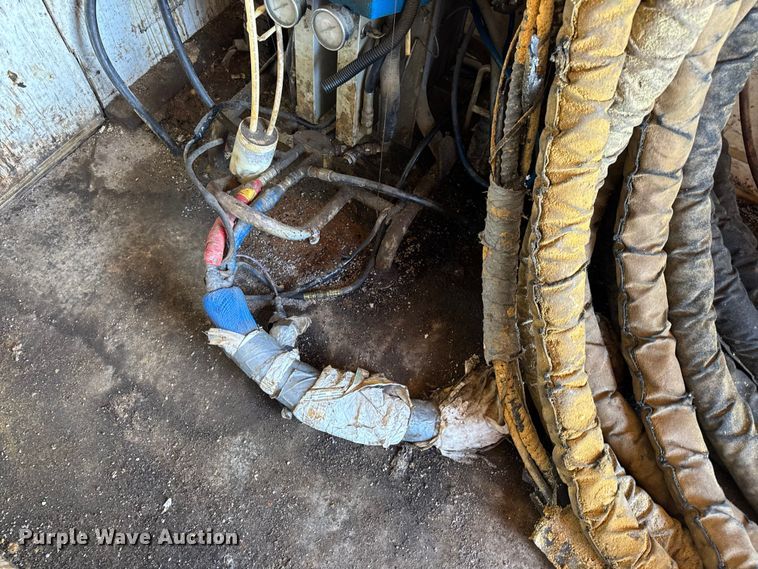 image for item DW6618 2014 Covered Wagon  CE7X16TA2 spray foam enclosed trailer