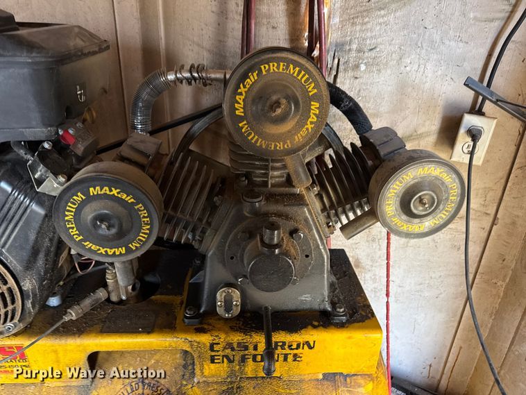 image for item DW6618 2014 Covered Wagon  CE7X16TA2 spray foam enclosed trailer