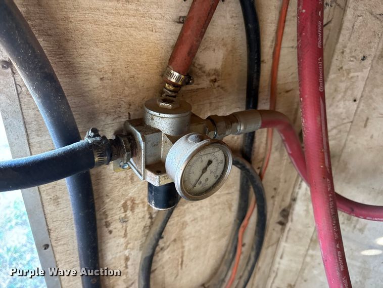 image for item DW6618 2014 Covered Wagon  CE7X16TA2 spray foam enclosed trailer