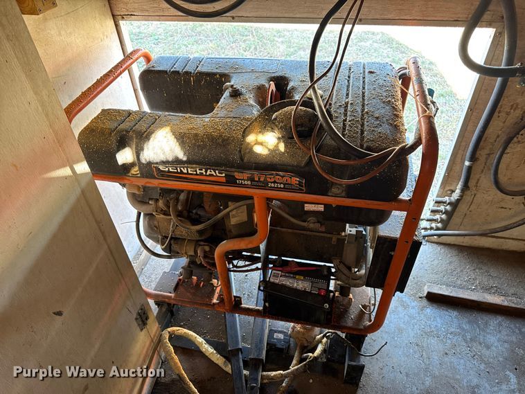 image for item DW6618 2014 Covered Wagon  CE7X16TA2 spray foam enclosed trailer