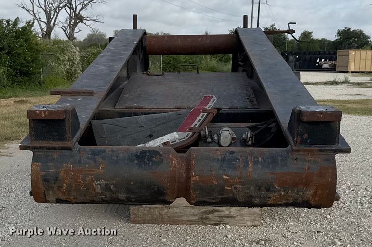 image for item DX5699 2013 Pratt Industries MD605A lowboy equipment trailer