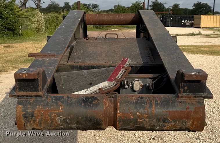 image for item DX5699 2013 Pratt Industries MD605A lowboy equipment trailer