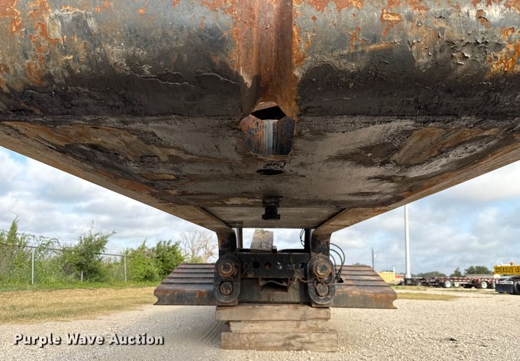 image for item DX5699 2013 Pratt Industries MD605A lowboy equipment trailer