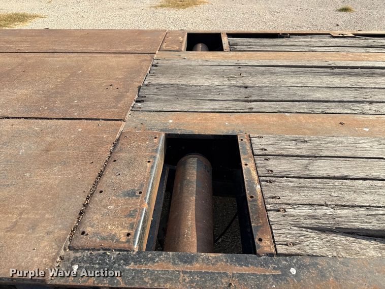 image for item DX5699 2013 Pratt Industries MD605A lowboy equipment trailer