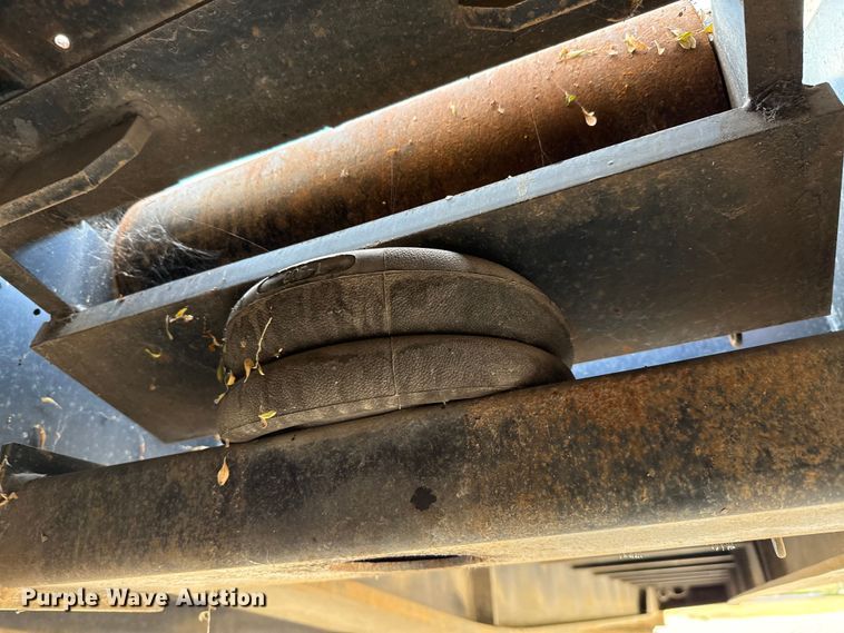 image for item DX5699 2013 Pratt Industries MD605A lowboy equipment trailer