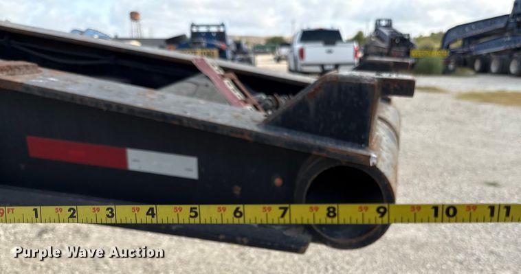 image for item DX5699 2013 Pratt Industries MD605A lowboy equipment trailer