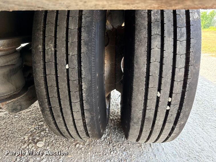 image for item DX5699 2013 Pratt Industries MD605A lowboy equipment trailer