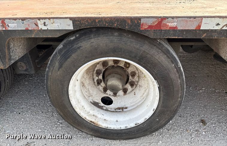 image for item DX5699 2013 Pratt Industries MD605A lowboy equipment trailer