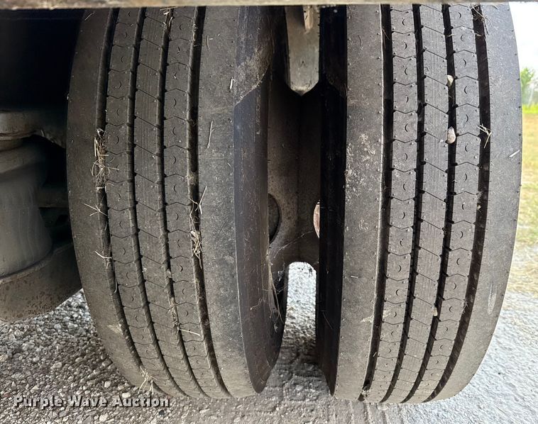 image for item DX5699 2013 Pratt Industries MD605A lowboy equipment trailer