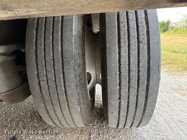 image for item DX5699 2013 Pratt Industries MD605A lowboy equipment trailer