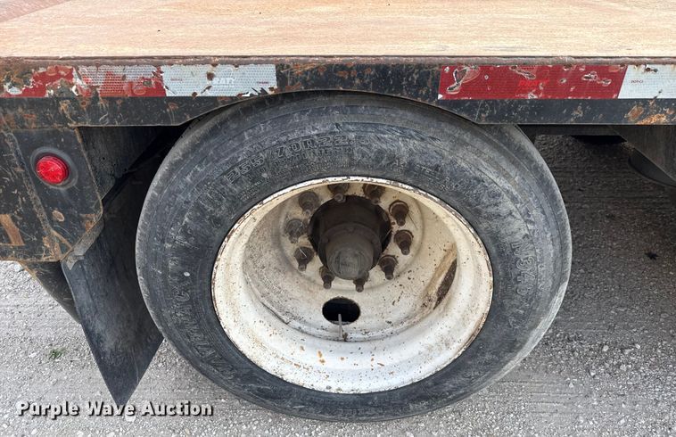 image for item DX5699 2013 Pratt Industries MD605A lowboy equipment trailer