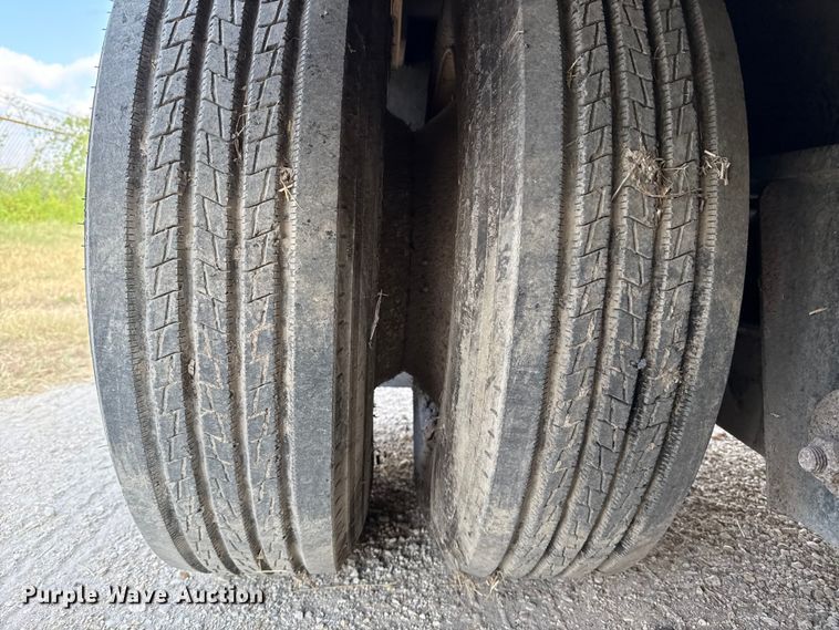 image for item DX5699 2013 Pratt Industries MD605A lowboy equipment trailer