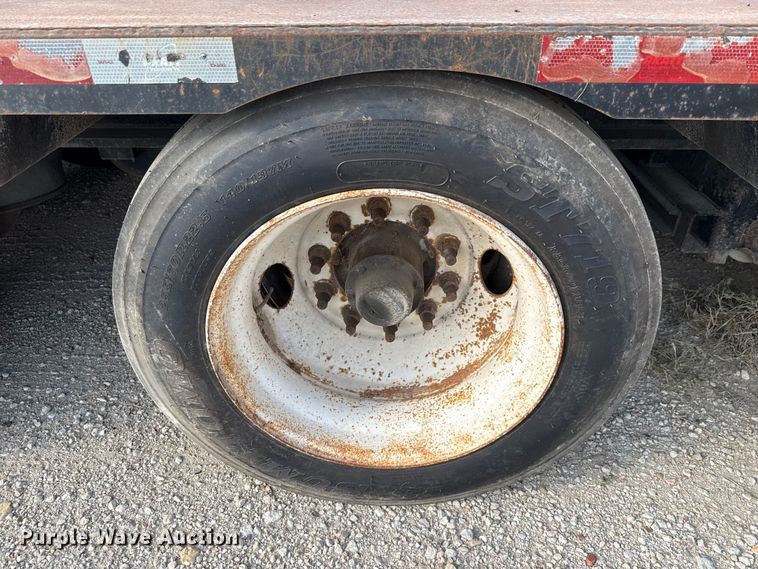 image for item DX5699 2013 Pratt Industries MD605A lowboy equipment trailer