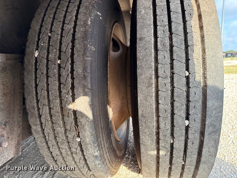 image for item DX5699 2013 Pratt Industries MD605A lowboy equipment trailer