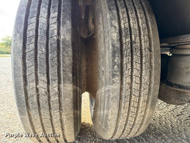 image for item DX5699 2013 Pratt Industries MD605A lowboy equipment trailer