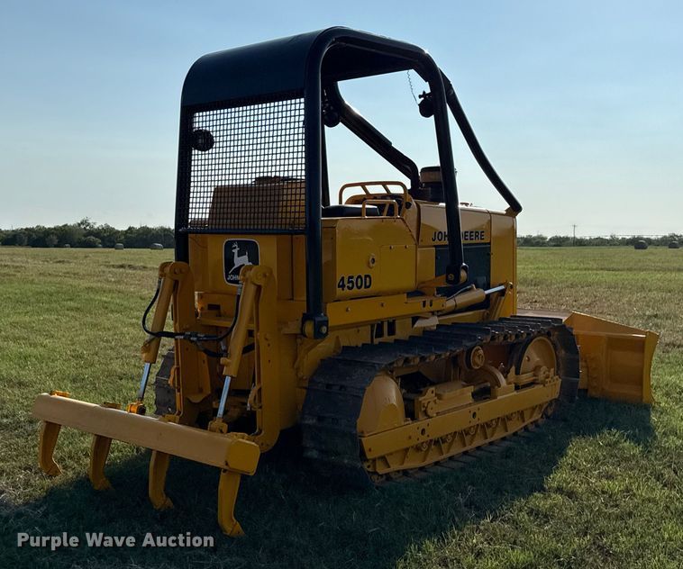 image for item DX5781 1985 John Deere 450D dozer