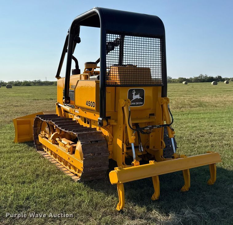 image for item DX5781 1985 John Deere 450D dozer
