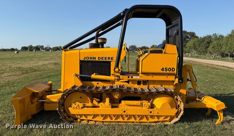 image for item DX5781 1985 John Deere 450D dozer