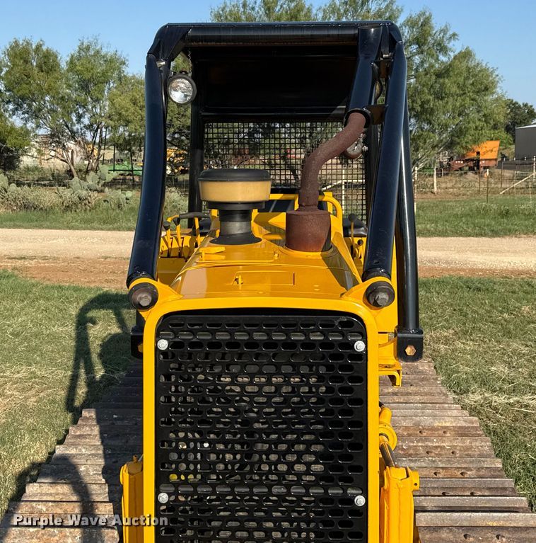 image for item DX5781 1985 John Deere 450D dozer