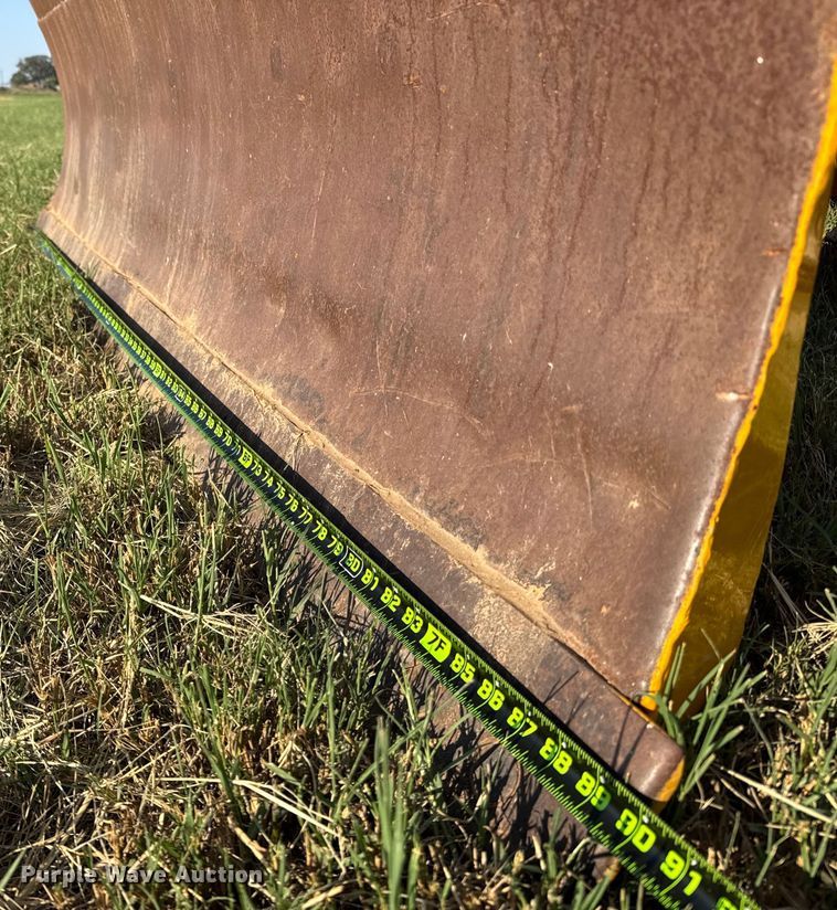 image for item DX5781 1985 John Deere 450D dozer